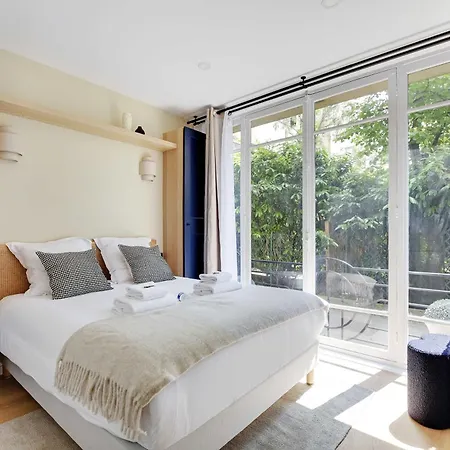 Апартаменты Magnificent 2bd-4p - Eiffel Tower *