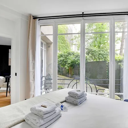 Апартаменты Magnificent 2bd-4p - Eiffel Tower Париж