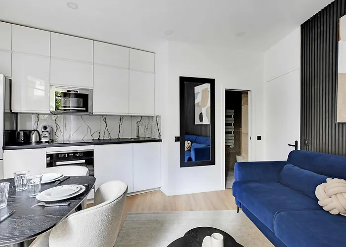 Апартаменты Magnificent 2bd-4p - Eiffel Tower *