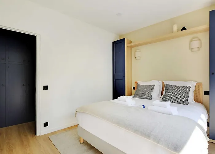 Magnificent 2bd-4p - Eiffel Tower Апартаменты Париж