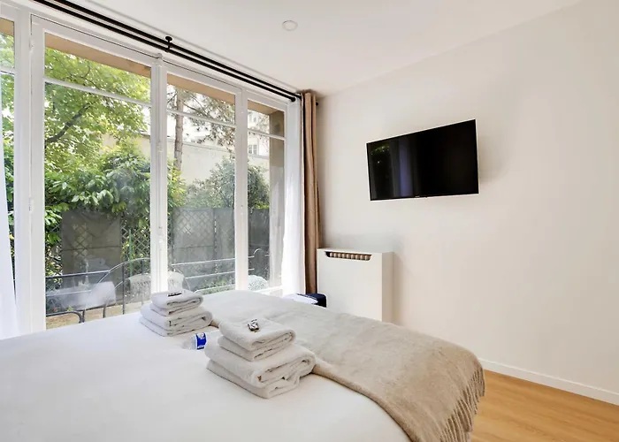 Magnificent 2bd-4p - Eiffel Tower Апартаменты *